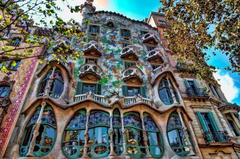 Guide to Casa Batlló in Barcelona - Antonio Gaudi's bold project