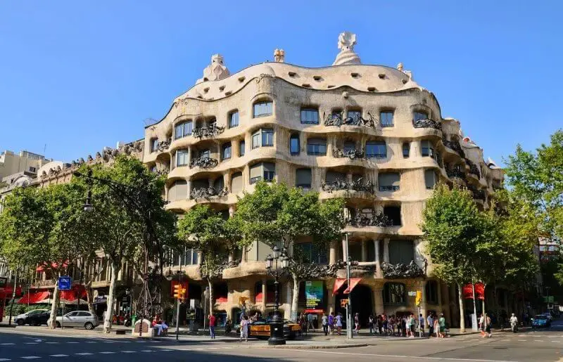 Tourist's guide to Casa Mila in Barcelona - Gaudi's last social work