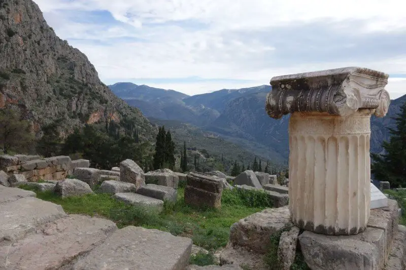 Tourist's guide to Delphi: 8 attractions of the ancient city of Greece