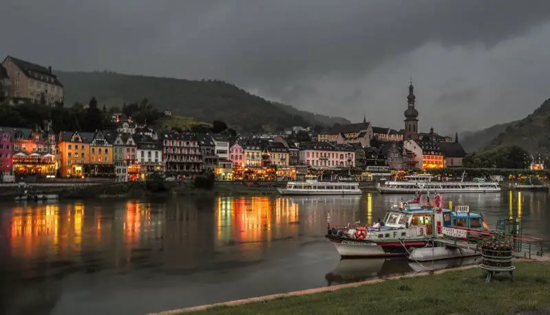 Tourist's guide to Reichsburg Castle - a symbol of the German city of Cochem
