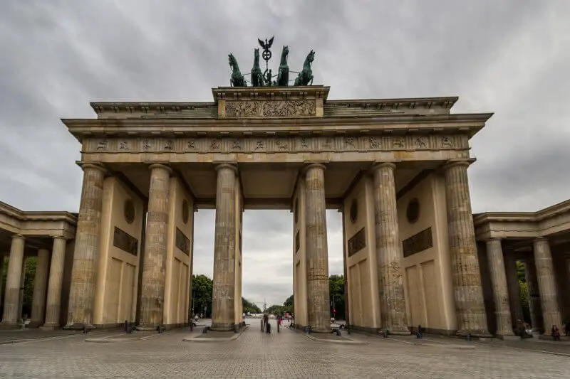 Guide to Brandenburg Gate, a symbol of the strength of Germany