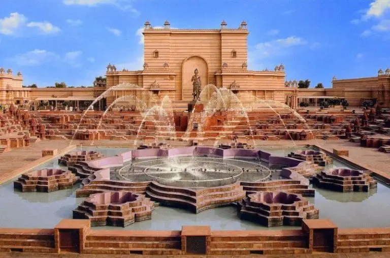 Fountains at Akshardham Temple