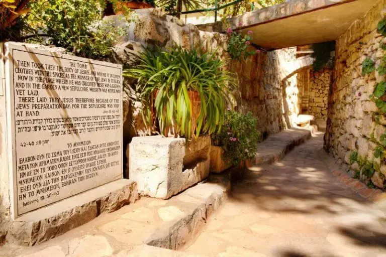 Garden grave in Israel