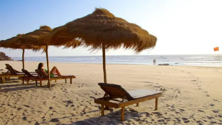 Sun loungers and umbrellas on Ashvem beach