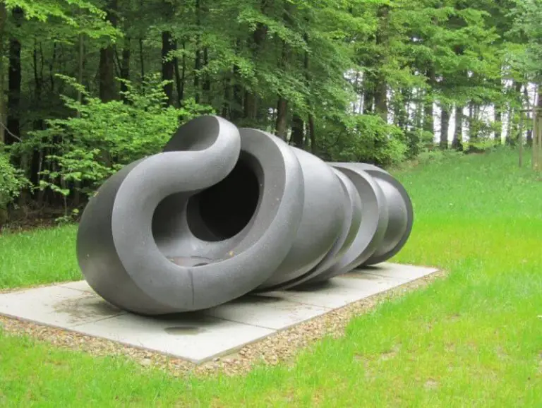 Sculpture in Waldfriden Park