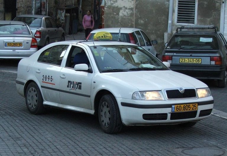 Take a taxi to Tel Aviv