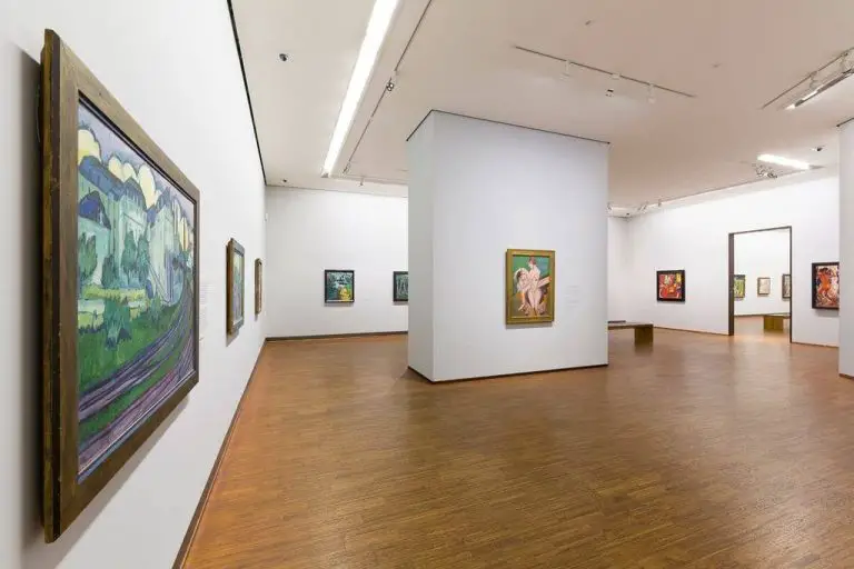 Permanent exhibition of paintings