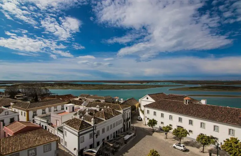 Photo: view of the city of Faro and the bay