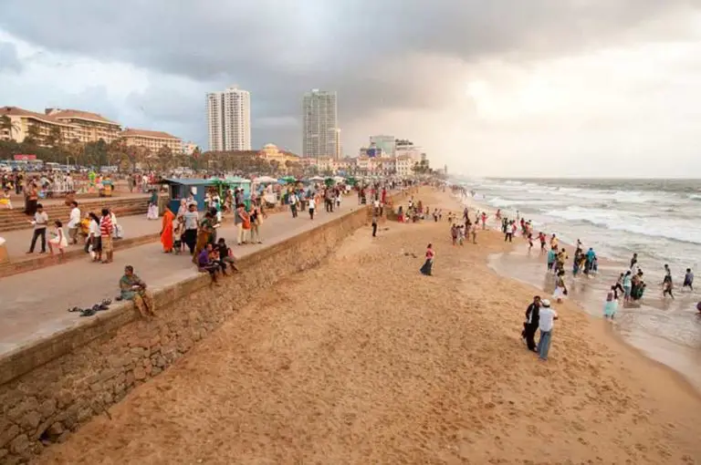 Beach in Colombo