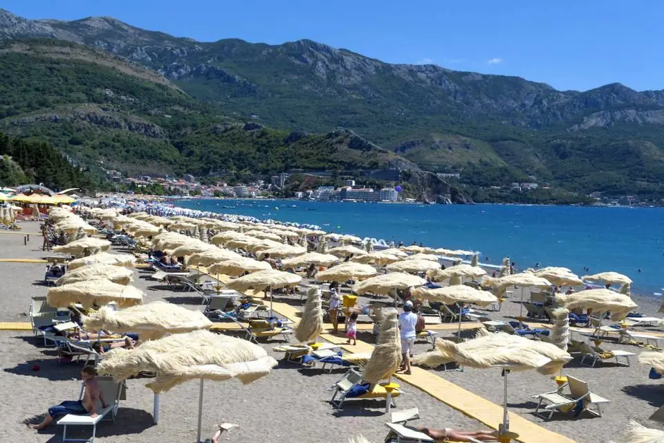 Tourist's guide to 20 best beaches in Montenegro