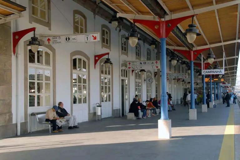 Photo: Campanha Railway station