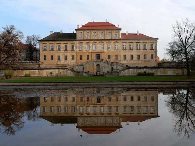Duhtsov Castle