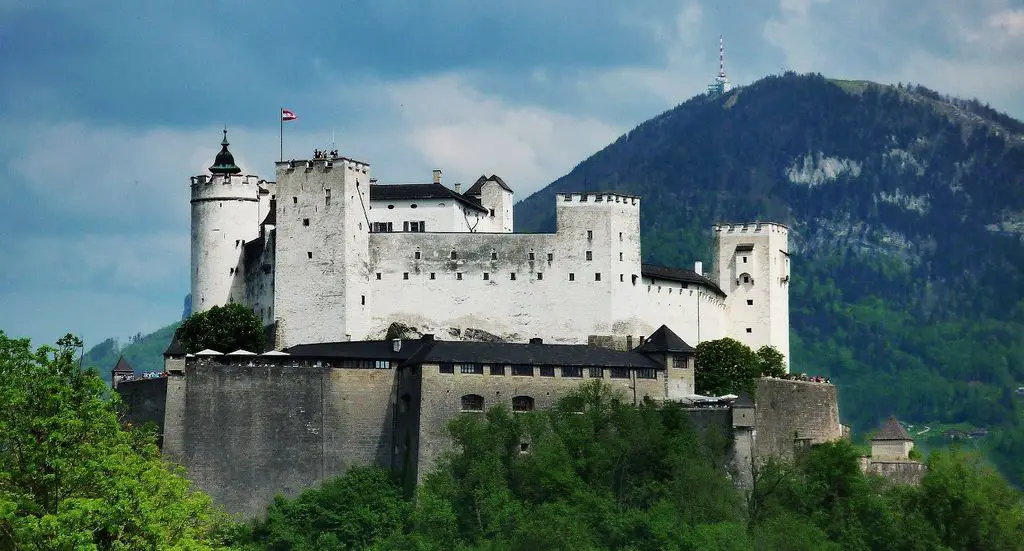 Hohensalzburg Castle - detailed description about this medieval fortress