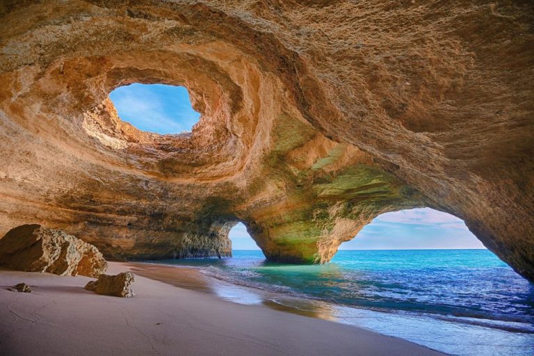 Cave on the Praia de Benagil
