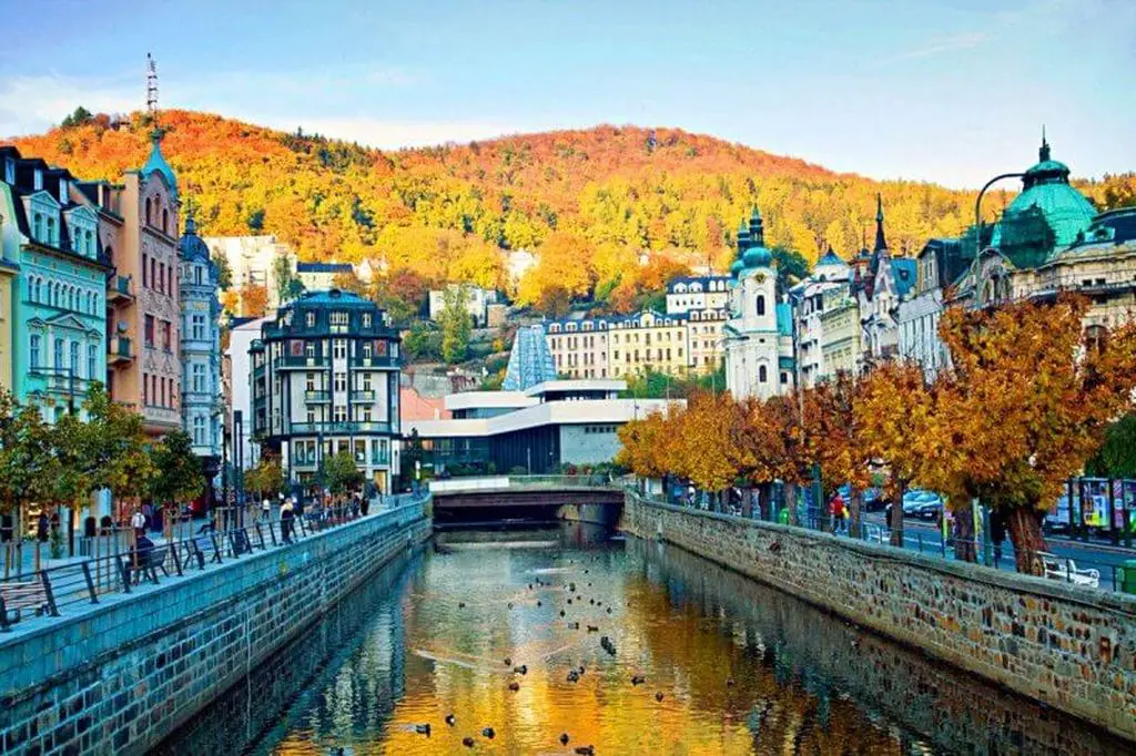 Guide to how to reach Karlovy Vary from Prague on your own