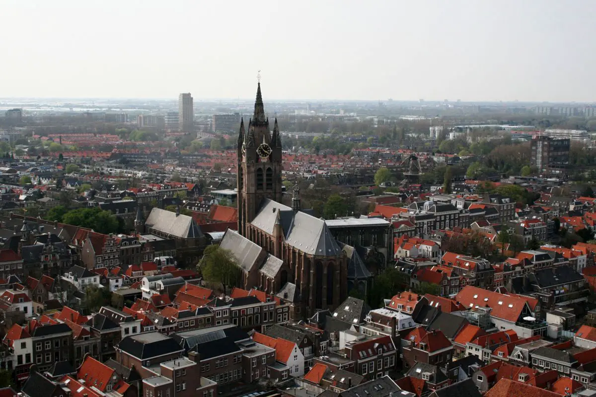 Tourist's guide to Delft, the porcelain city in the Netherlands