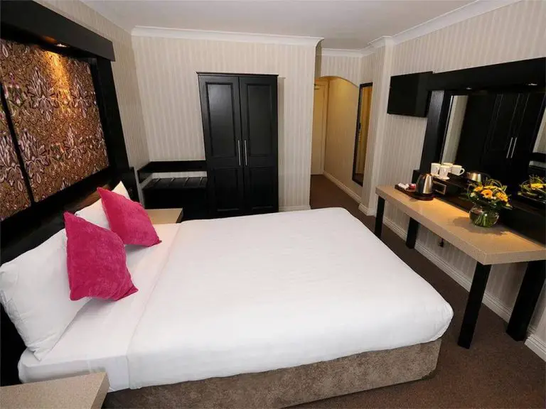 Double Room at Flannery's Hotel