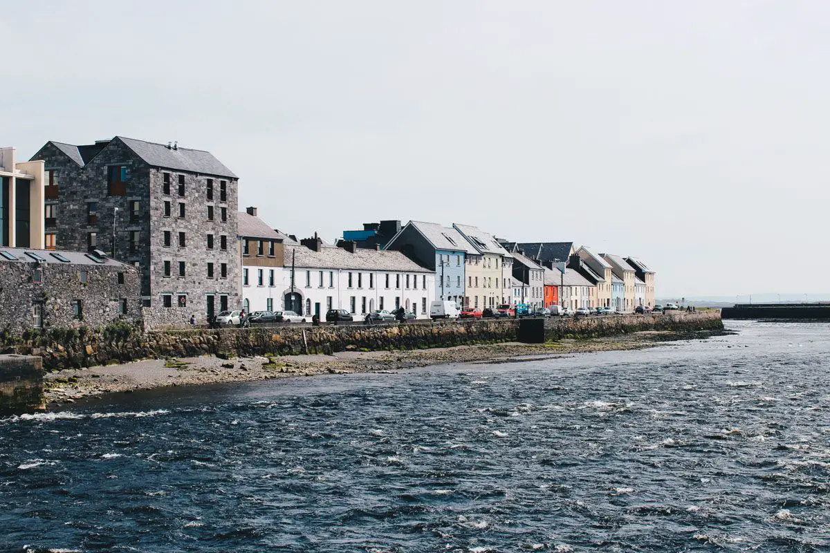 Tourist's guide to Galway - A Holiday City in the West of Ireland