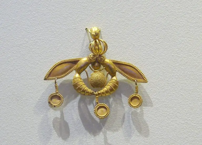 Bee - a symbol of the city of Heraklion