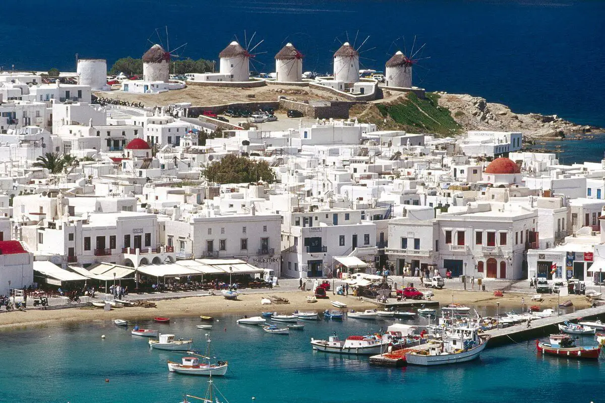 Tourist's guide to Mykonos - the liberated island of Greece