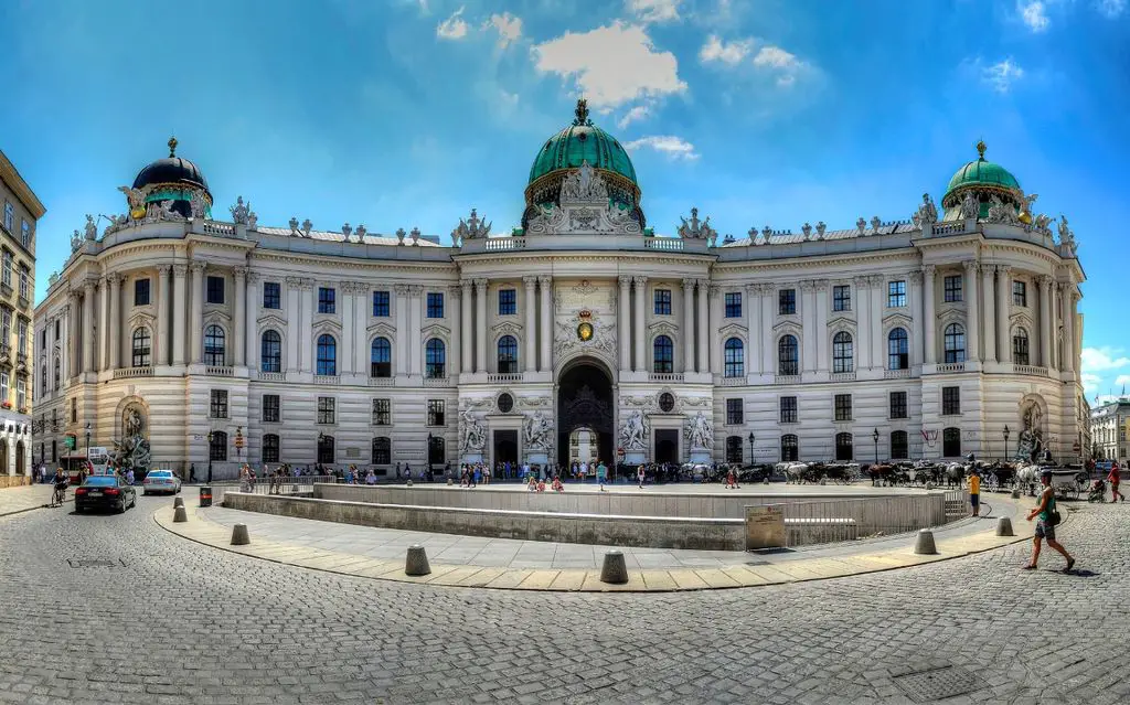 Hofburg, Vienna: 4 best tips for visiting the famous palace