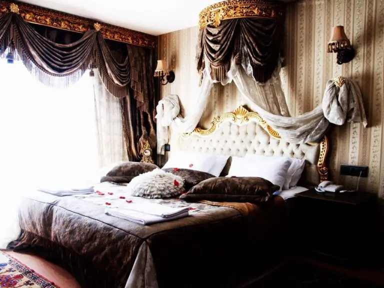 Hotel room at Hotel Aslan Istanbul