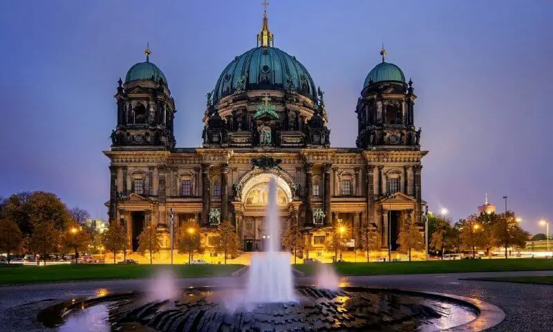 Tourist's guide to Berlin Cathedral - travel information