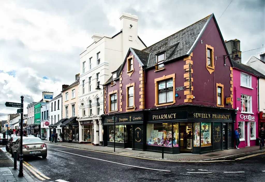 Tourist's guide to Killarney - City and National Park in Ireland