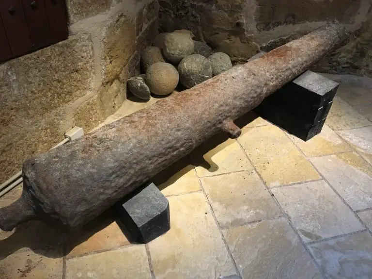 Exposition of weapons in the Kules fortress