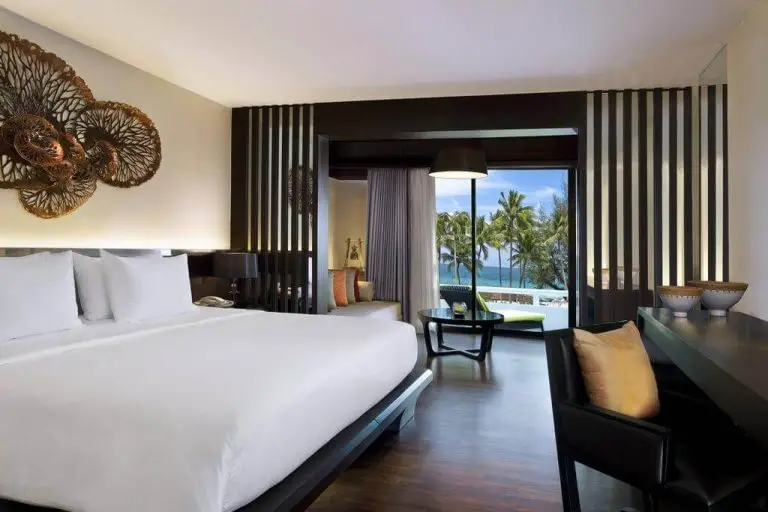 Room at Le Meridien Phuket Beach Resort