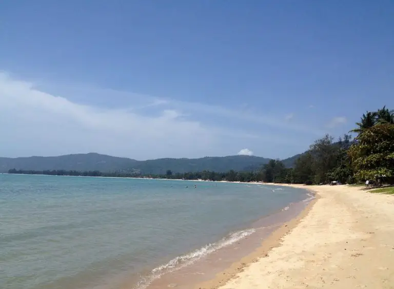 Lipa Noi Beach