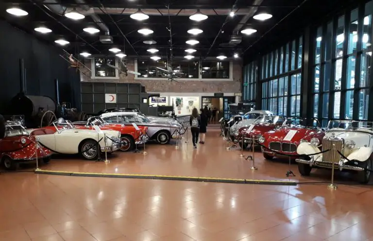 Cars at the Rahmi M. Coca Museum