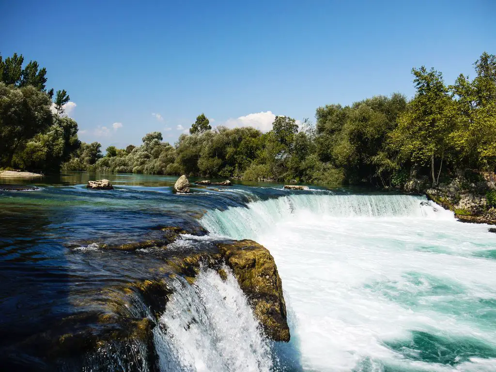 Tourist's guide to Manavgat - a unique waterfall in Turkey