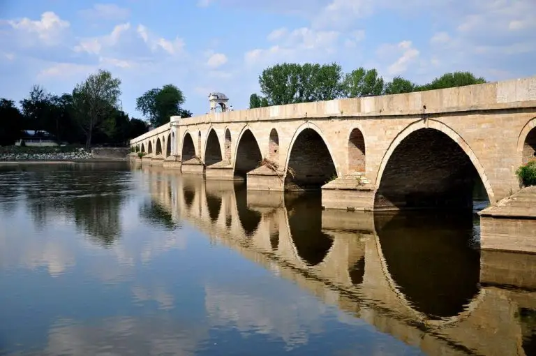 Bridge over the Merik River