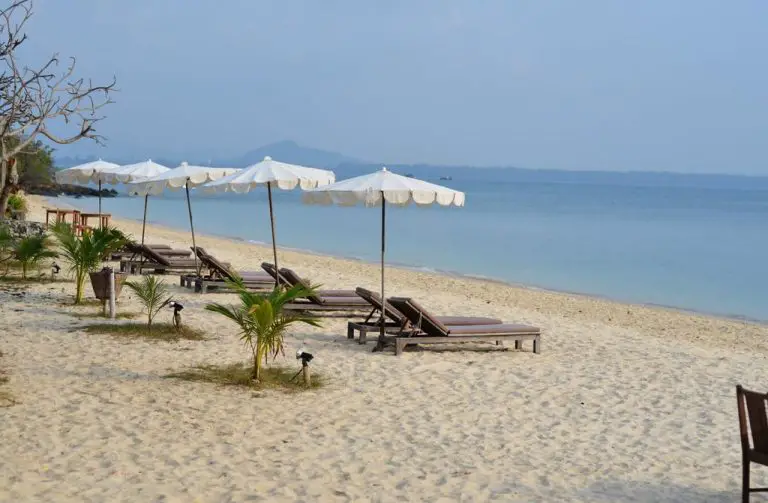 Beach Hotel Mooban Talay Resort