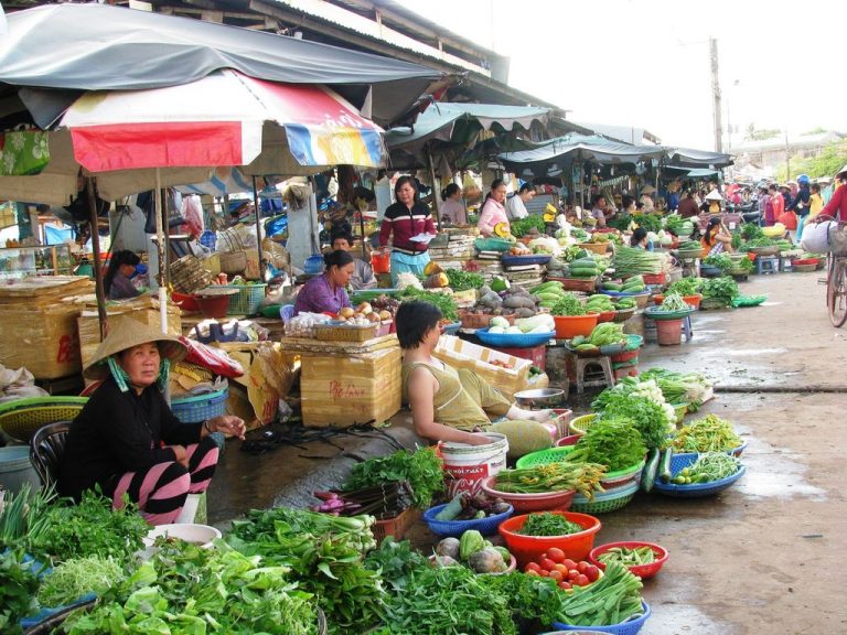 At Ham Thien Market