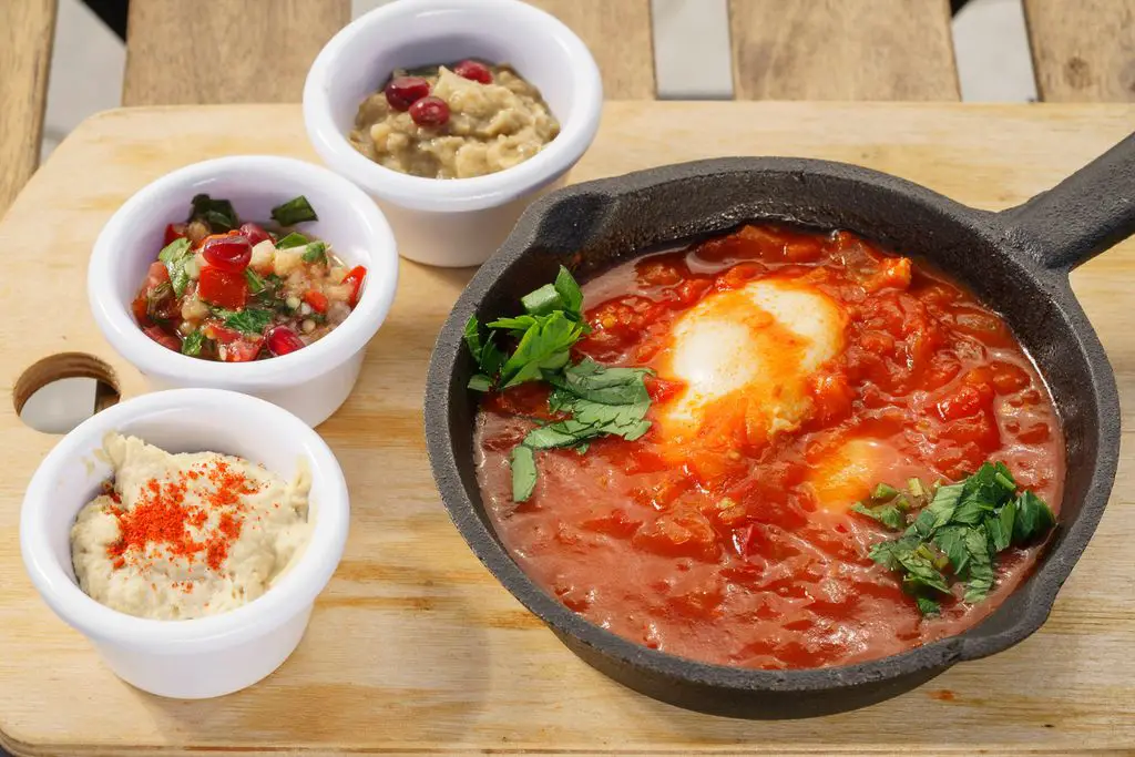 Tourist's guide to Israeli Cuisine - 12 Traditional Dishes that are a must try