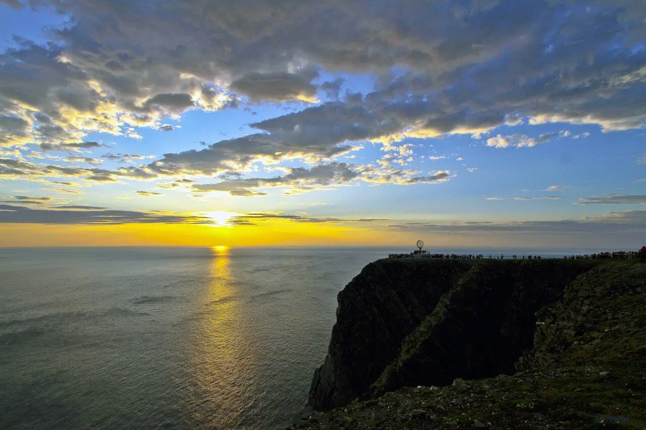 Tourist's guide to Cape Nordkapp - the most northern point of Europe