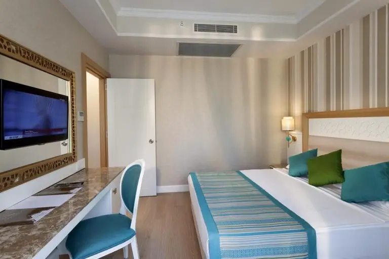 Karmir Resort Spa Room