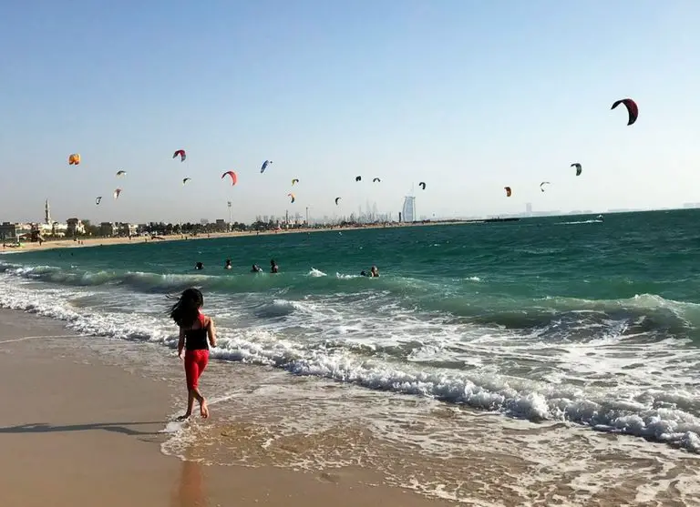 Often kitesurfers gather on the beach