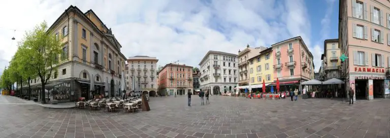 Panoramic view of Piazza della Riforma
