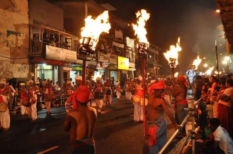 Paradera Parade in Kandy