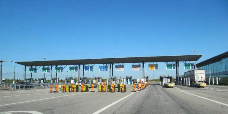 Bridge toll stations
