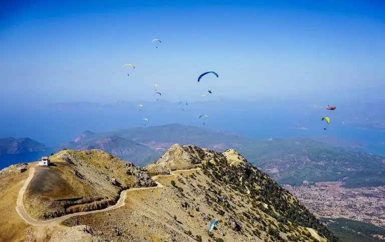 Paragliders in Oludeniz