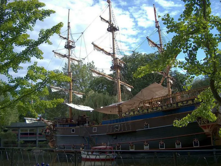Tivoli Pirate Ship