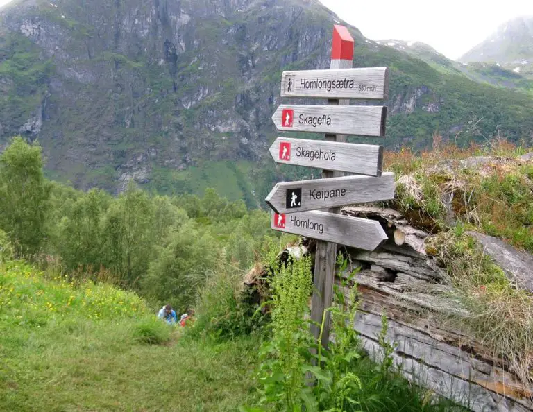 Hiking signs