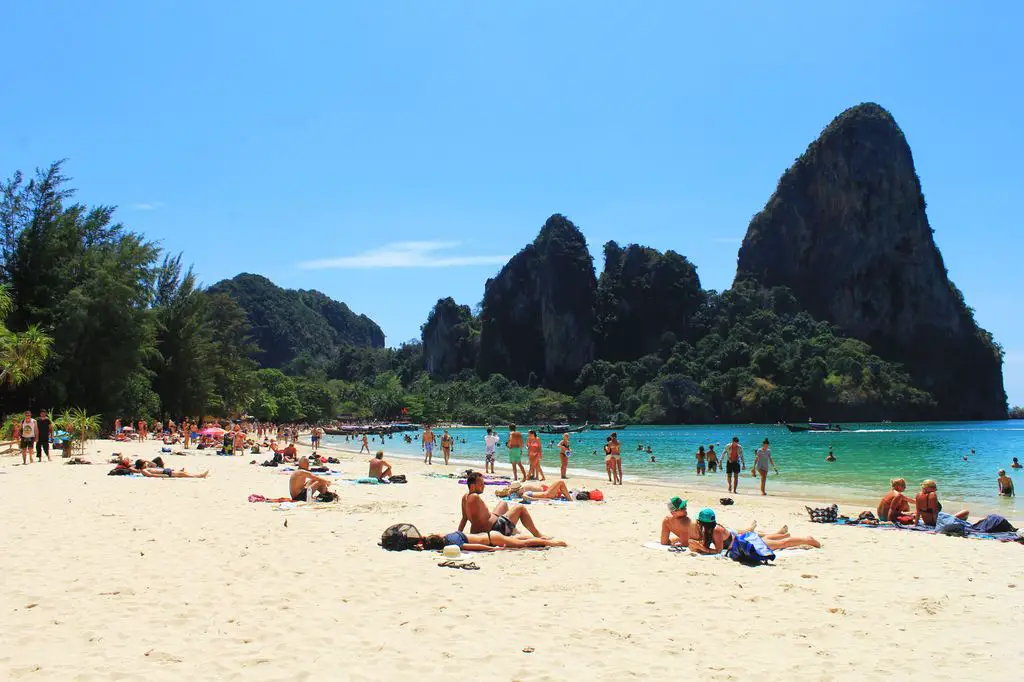 Tourist's guide to Railay - a picturesque area in Krabi and all you need to know