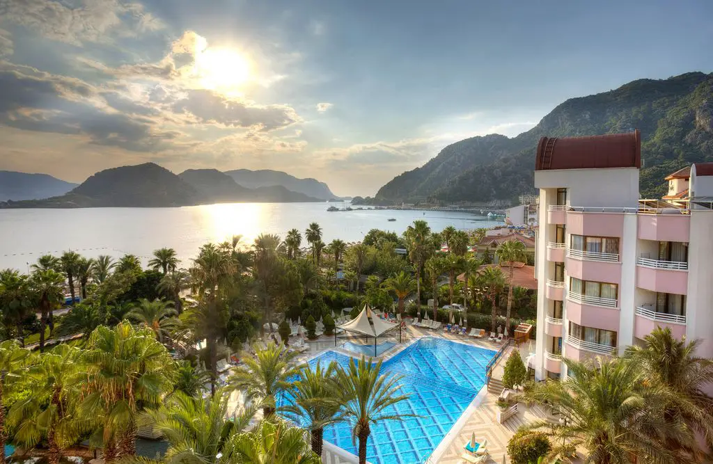 Tourist's guide to the best 5 star hotels in Marmaris Turkey