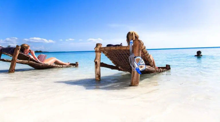 Holidays on the ocean coast of Zanzibar