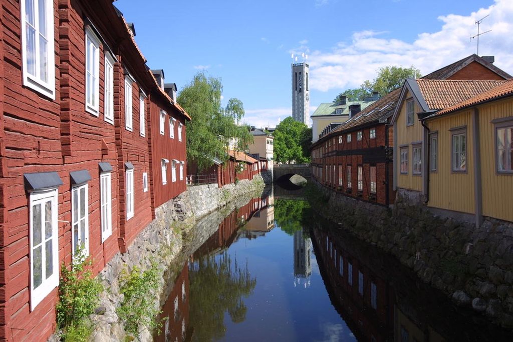 Городишко. Вестерос Швеция. Вестерос город в Швеции. Швеция маленькие города. Озеро Меларен, город Вестерос (Швеция).